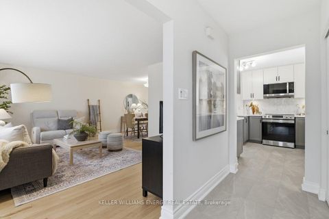 Photo 2 at 36 Stonefield Crescent, Morningside, Toronto