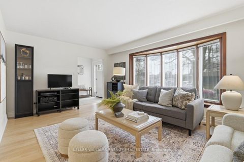Photo 3 at 36 Stonefield Crescent, Morningside, Toronto
