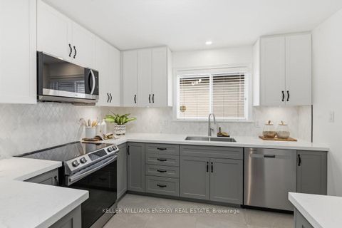 Photo 8 at 36 Stonefield Crescent, Morningside, Toronto