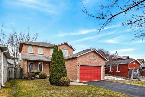 Photo 2 at 97 Bishop Drive, Ardagh, Barrie