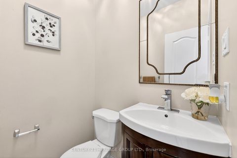 Photo 14 at 2 Adam Ernst Court, Vellore Village, Vaughan