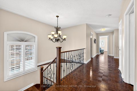 Photo 17 at 2 Adam Ernst Court, Vellore Village, Vaughan