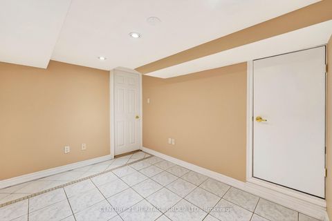 Photo 36 at 2 Adam Ernst Court, Vellore Village, Vaughan