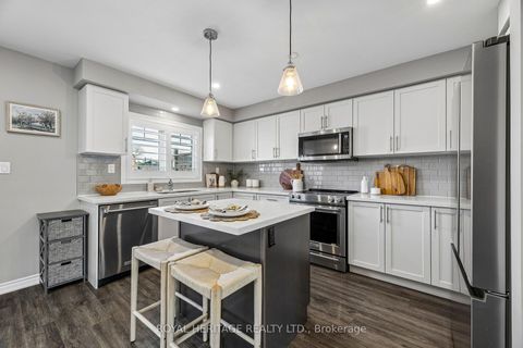 Photo 10 at 54 Streathern Way, Bowmanville, Clarington