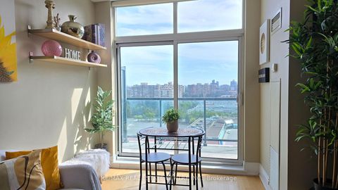 Photo 11 at PH207 - 18 Harding Boulevard, Harding, Richmond Hill