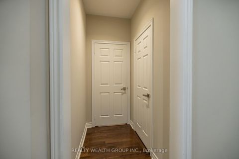 Photo 5 at 32 Rock Elm Court, Patterson, Vaughan