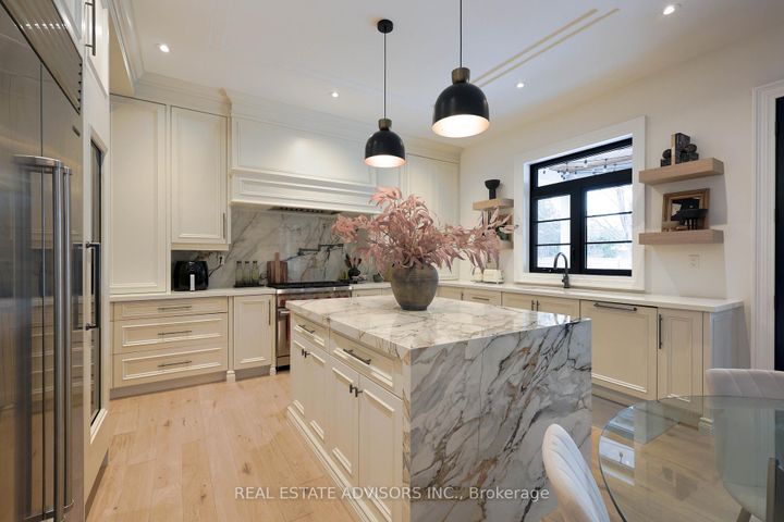 Photo 10 at 20 Arrowstook Road, Bayview Village, Toronto