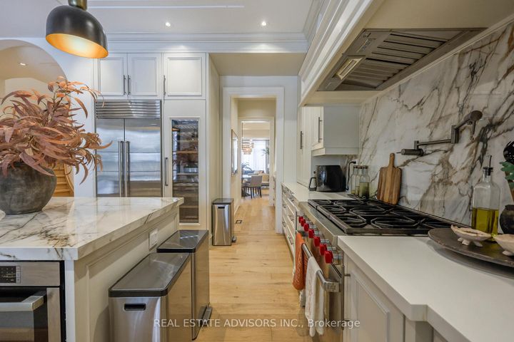 Photo 12 at 20 Arrowstook Road, Bayview Village, Toronto