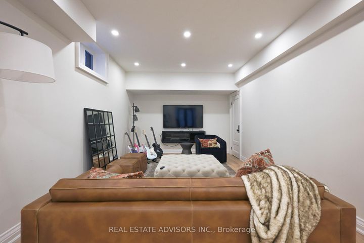 Photo 41 at 20 Arrowstook Road, Bayview Village, Toronto