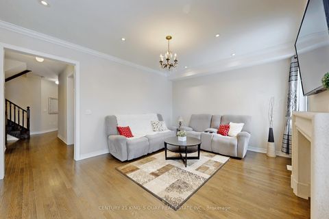 Photo 3 at 521 Mcgregor farm Trail, Glenway Estates, Newmarket