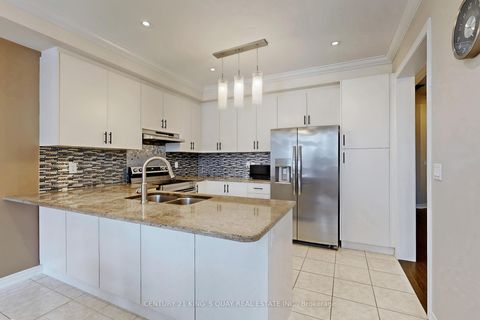 Photo 5 at 521 Mcgregor farm Trail, Glenway Estates, Newmarket