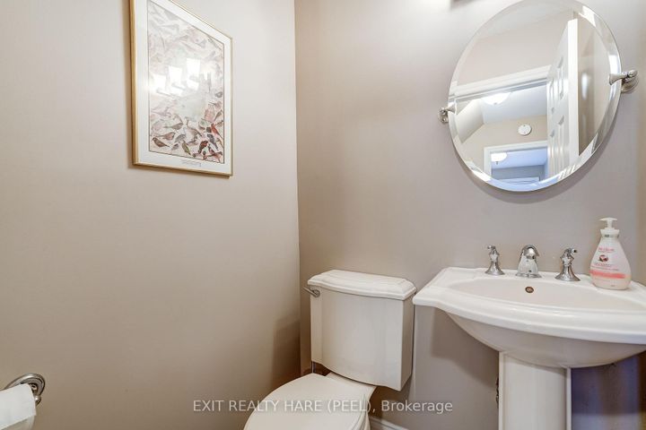 Photo 6 at 29 Trotters Lane, Brampton South, Brampton