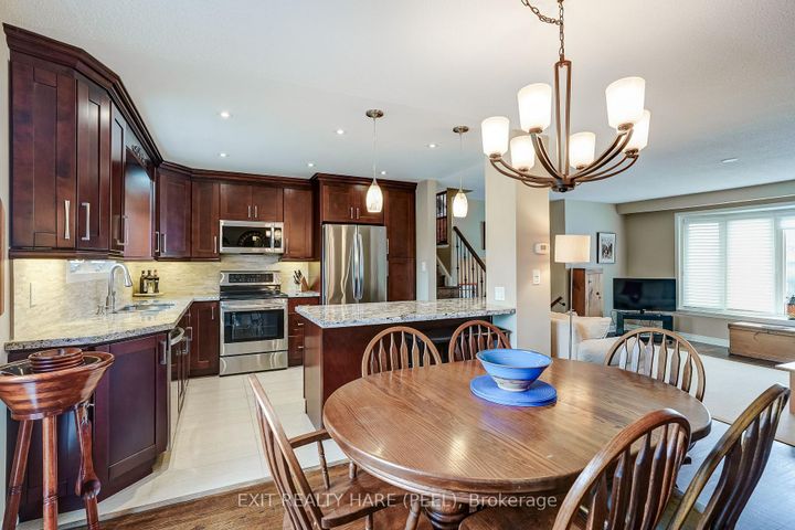 Photo 12 at 29 Trotters Lane, Brampton South, Brampton