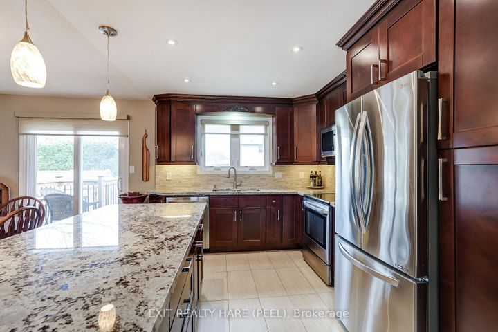 Photo 15 at 29 Trotters Lane, Brampton South, Brampton