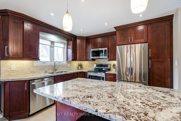 Photo 16 at 29 Trotters Lane, Brampton South, Brampton