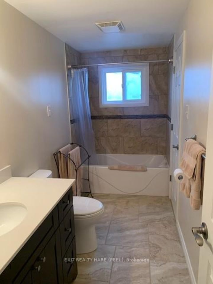 Photo 17 at 29 Trotters Lane, Brampton South, Brampton