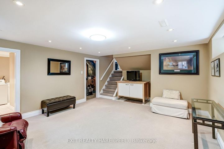 Photo 28 at 29 Trotters Lane, Brampton South, Brampton