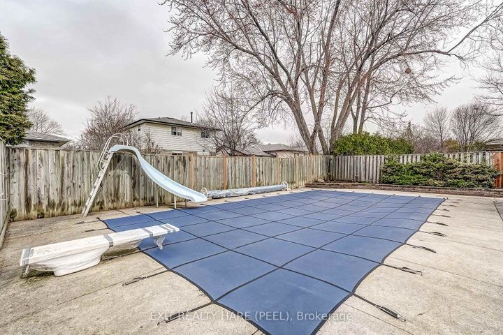 Photo 34 at 29 Trotters Lane, Brampton South, Brampton