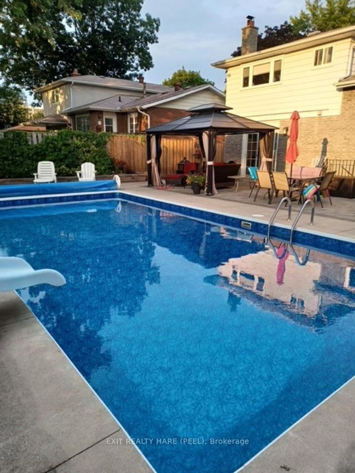 Photo 44 at 29 Trotters Lane, Brampton South, Brampton