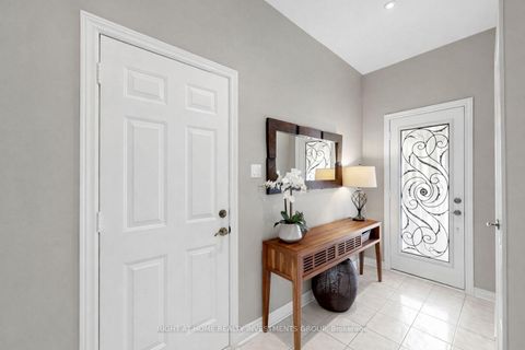 Photo 4 at 48 Idyllwood Avenue, Westbrook, Richmond Hill