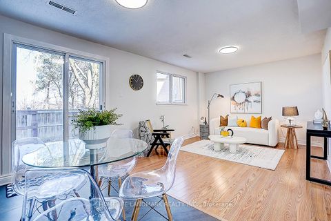 Photo 6 at 40 Henderson Drive, Aurora Highlands, Aurora