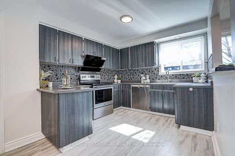 Photo 14 at 40 Henderson Drive, Aurora Highlands, Aurora