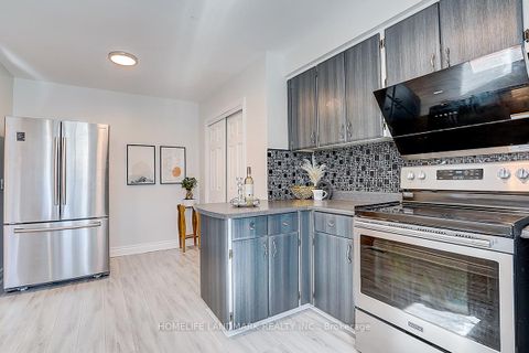 Photo 16 at 40 Henderson Drive, Aurora Highlands, Aurora