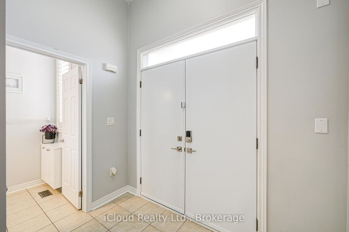 Photo 2 at 29 Teal Crest Circle, Credit Valley, Brampton