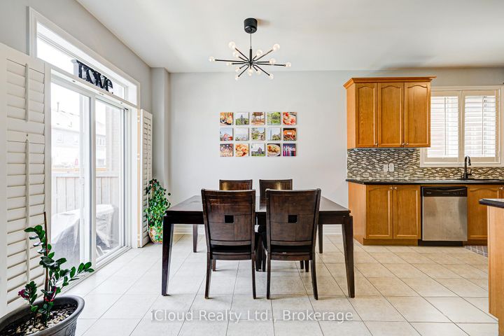 Photo 12 at 29 Teal Crest Circle, Credit Valley, Brampton