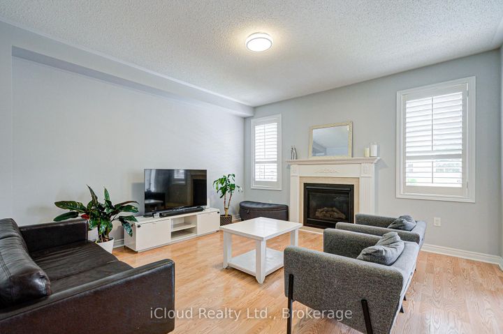 Photo 15 at 29 Teal Crest Circle, Credit Valley, Brampton