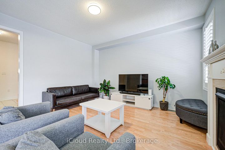 Photo 16 at 29 Teal Crest Circle, Credit Valley, Brampton