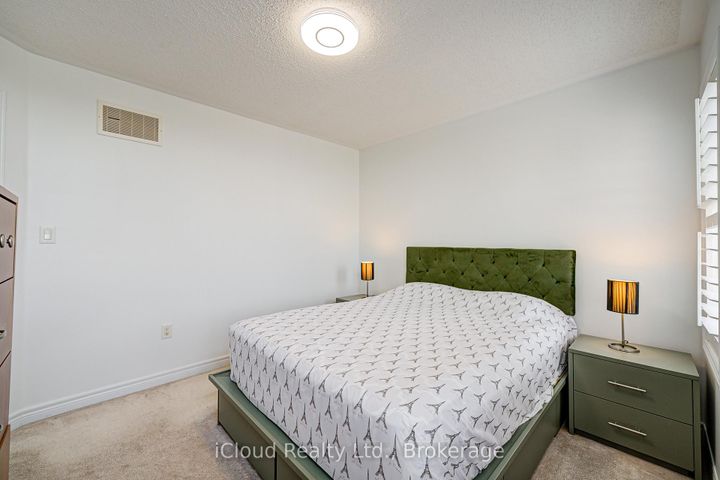 Photo 25 at 29 Teal Crest Circle, Credit Valley, Brampton