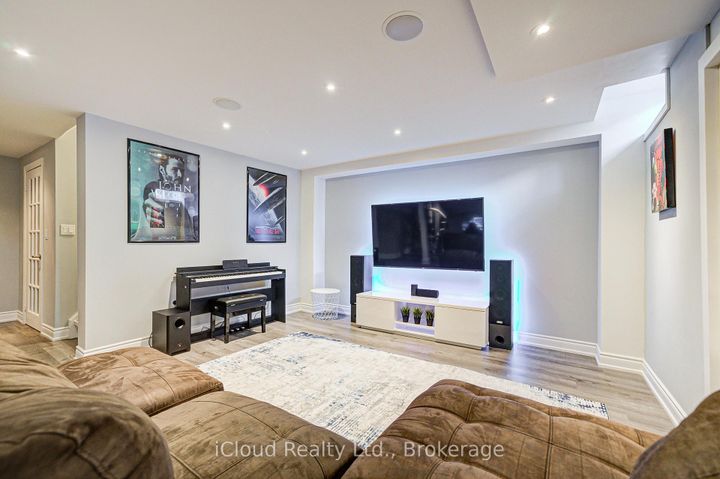 Photo 36 at 29 Teal Crest Circle, Credit Valley, Brampton