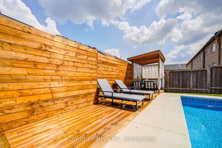 Photo 47 at 29 Teal Crest Circle, Credit Valley, Brampton