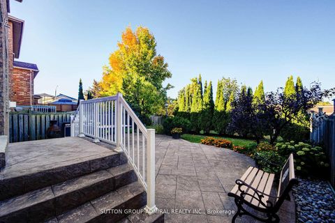 Photo 3 at 6 Lorridge Street, Oak Ridges Lake Wilcox, Richmond Hill