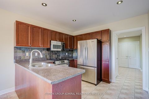 Photo 7 at 6 Lorridge Street, Oak Ridges Lake Wilcox, Richmond Hill