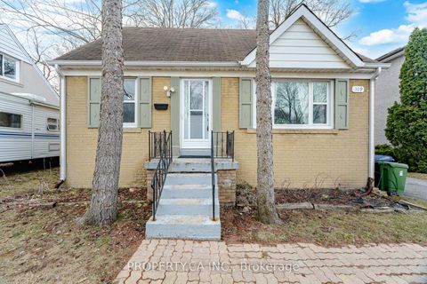 Photo 1 at 109 Pleasant Avenue, Newtonbrook West, Toronto