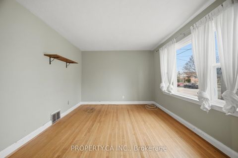 Photo 3 at 109 Pleasant Avenue, Newtonbrook West, Toronto