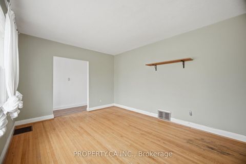 Photo 5 at 109 Pleasant Avenue, Newtonbrook West, Toronto