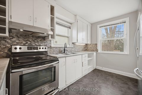 Photo 6 at 109 Pleasant Avenue, Newtonbrook West, Toronto