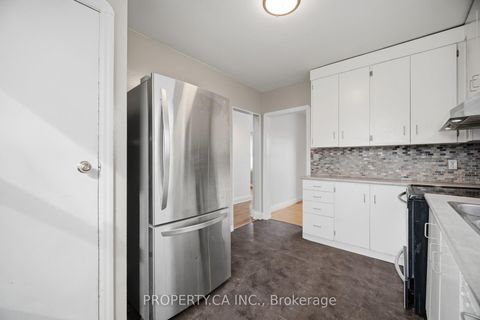 Photo 7 at 109 Pleasant Avenue, Newtonbrook West, Toronto