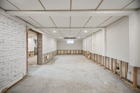 Photo 23 at 109 Pleasant Avenue, Newtonbrook West, Toronto