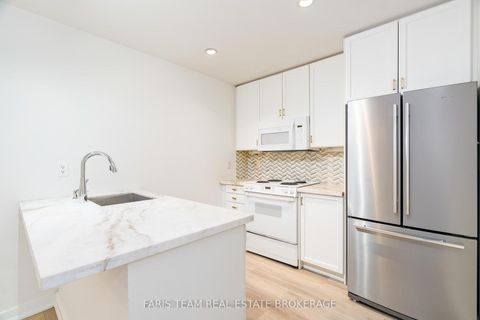 Photo 9 at 806 - 88 Palace Pier Court, Mimico, Toronto