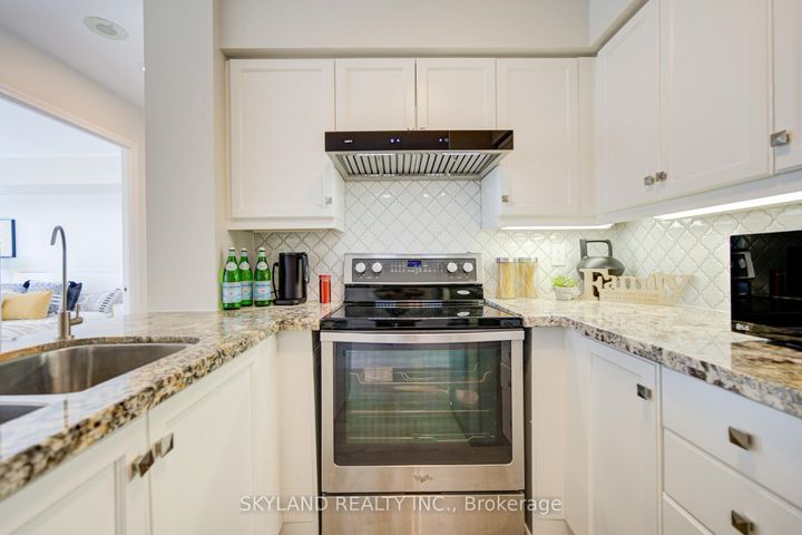 Photo 7 at 1511 - 8 Rean Drive, Bayview Village, Toronto