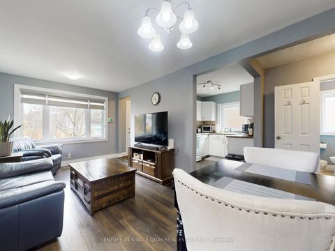 Photo 5 at 330 Kennedy Road, Cliffside, Toronto