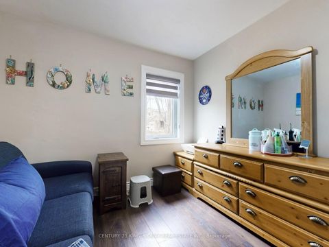 Photo 12 at 330 Kennedy Road, Cliffside, Toronto