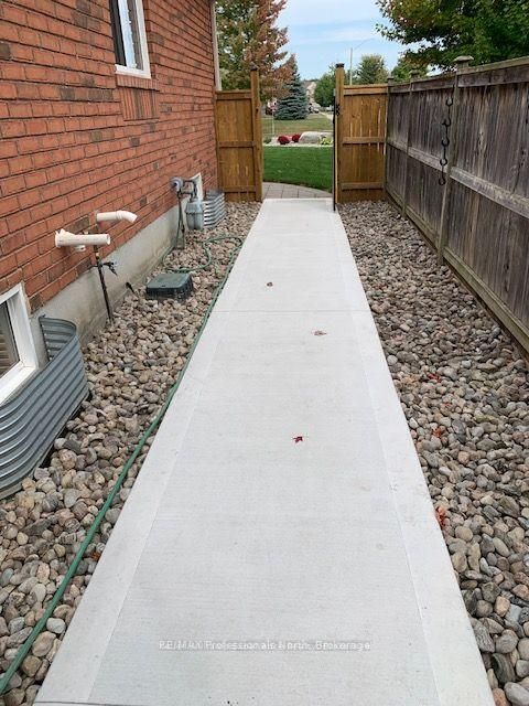 Photo 24 at 66 Coleman Drive, Edgehill Drive, Barrie