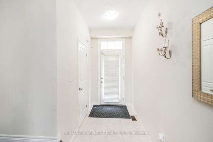 Photo 5 at 13 - 370 Stonehenge Drive, Meadowlands, Hamilton