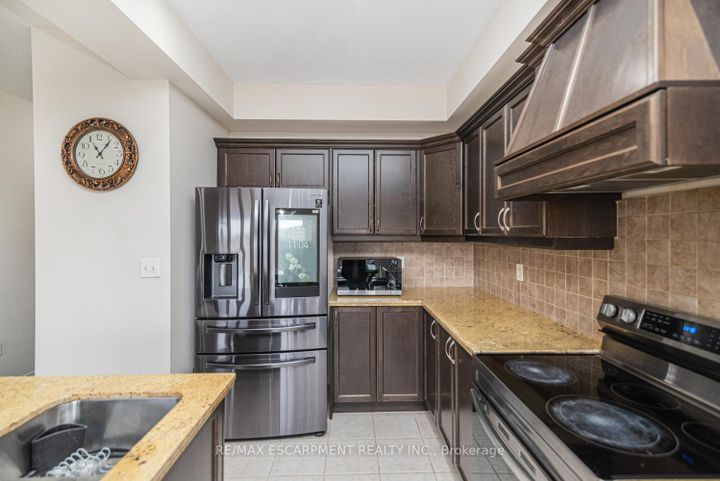 Photo 11 at 13 - 370 Stonehenge Drive, Meadowlands, Hamilton