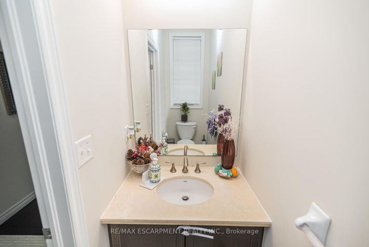 Photo 17 at 13 - 370 Stonehenge Drive, Meadowlands, Hamilton